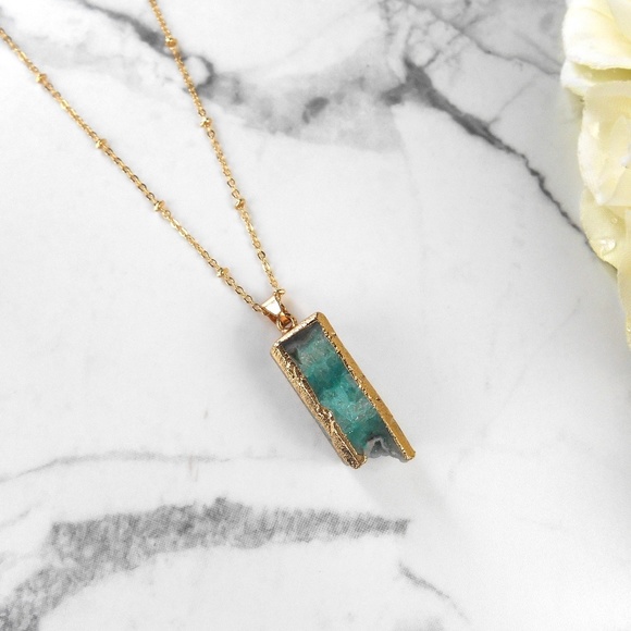 🆕️ Natalya Pendant Necklace - Picture 5 of 7